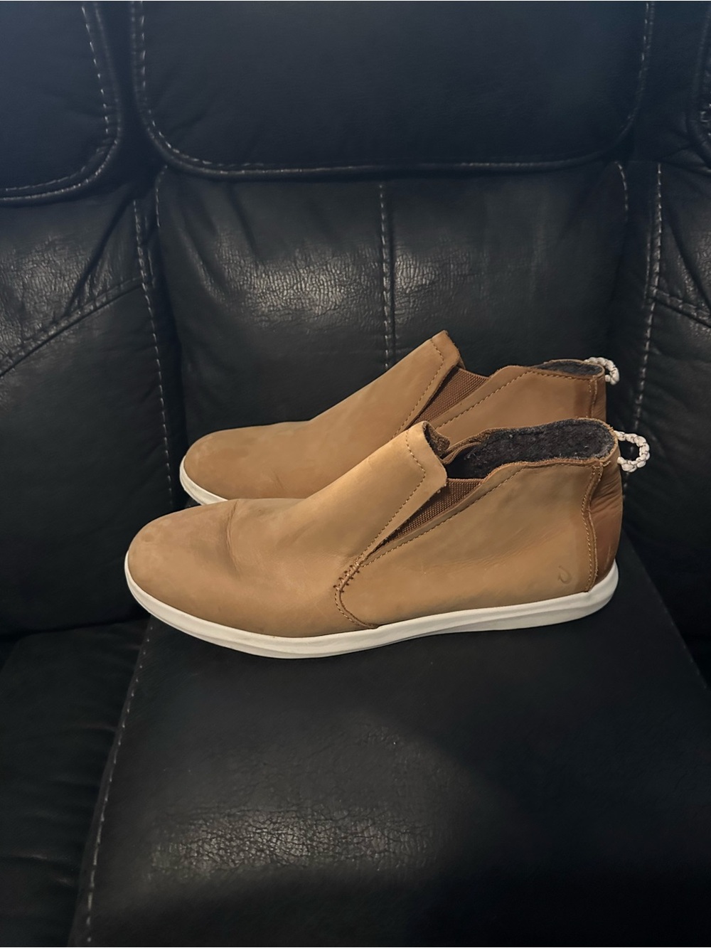 OluKai Women's Slip-On Ankle Booties in Tan with White Sole size us w11  EUR 41